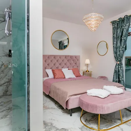 Jacuzzi Deluxe Skala Sotiros