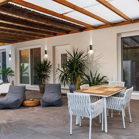 Βίλα Jacuzzi Deluxe *