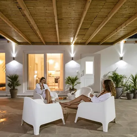 Jacuzzi Deluxe Skala Sotiros