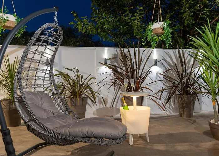 Villa Jacuzzi Deluxe *